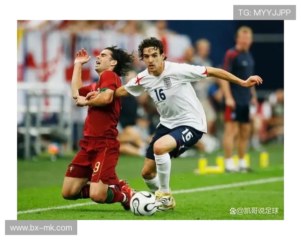 足坛巨星童年绿茵瞬间揭秘从稚嫩脚法到未来传奇成长之路